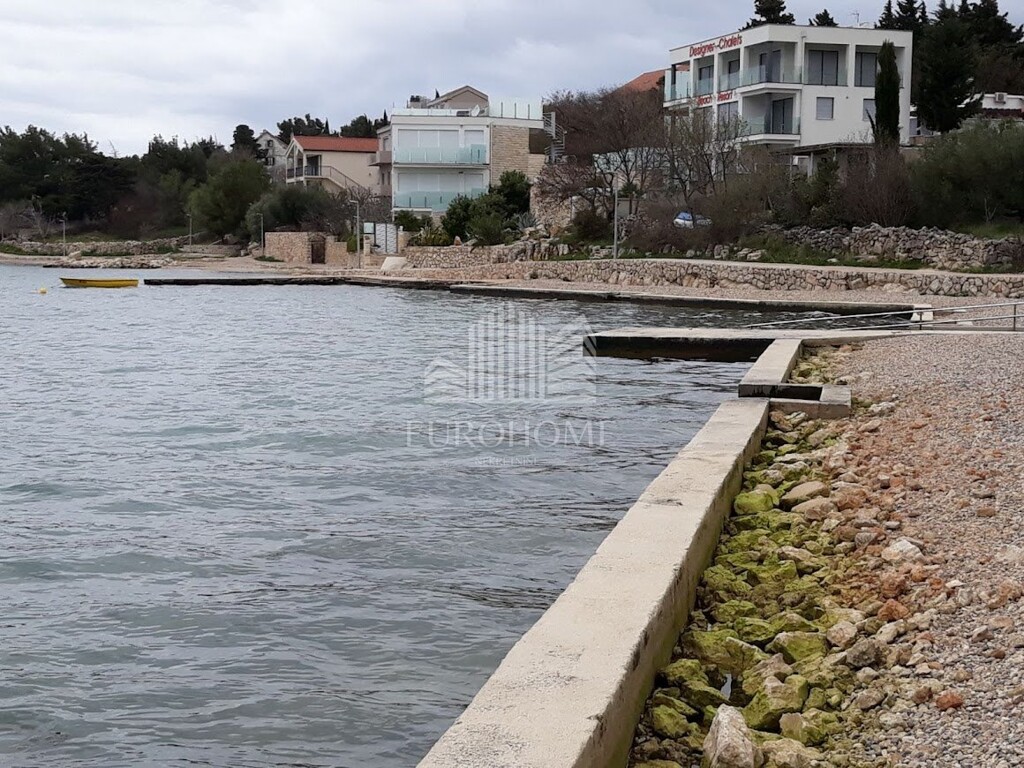 Image 5837753 - 6