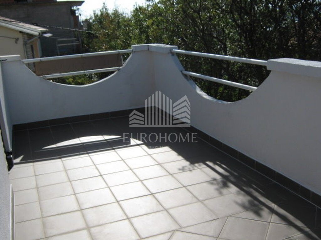 Image 5837753 - 12