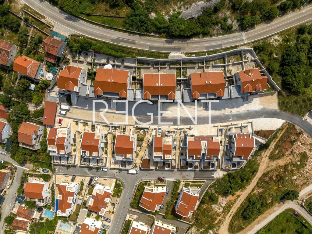 Image 5839870 - 4