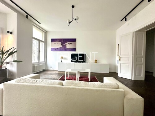 Thumbnail 5840153 - 4