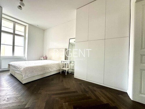 Thumbnail 5840153 - 7