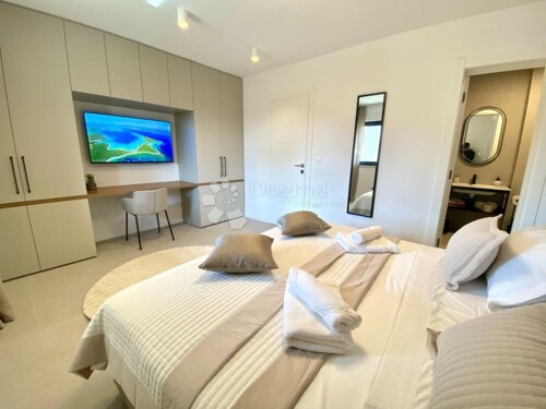 Thumbnail 5842324 - 11