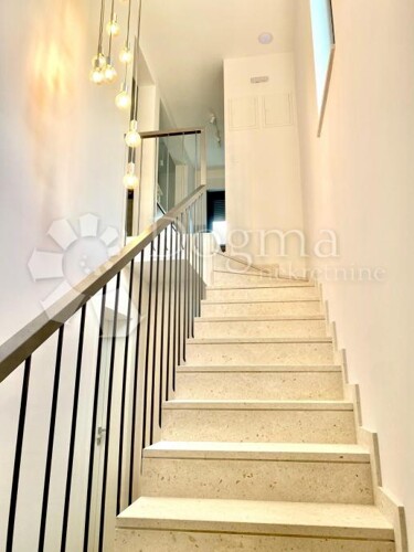 Thumbnail 5842324 - 7