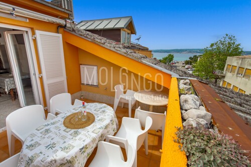 Thumbnail 5842386 - 4