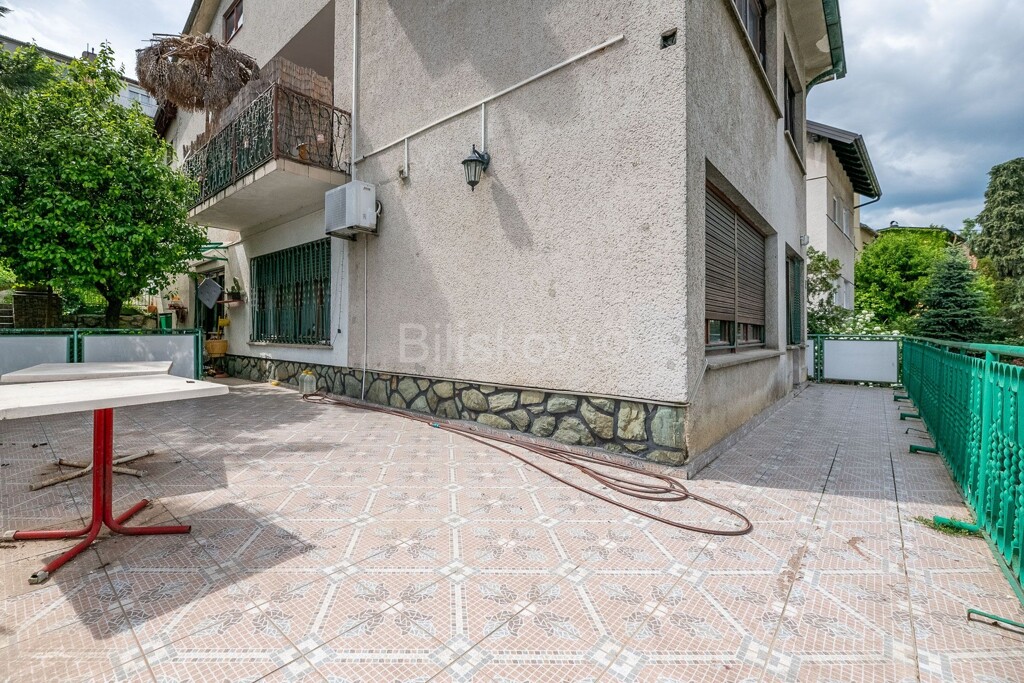 Image 5842444 - 12