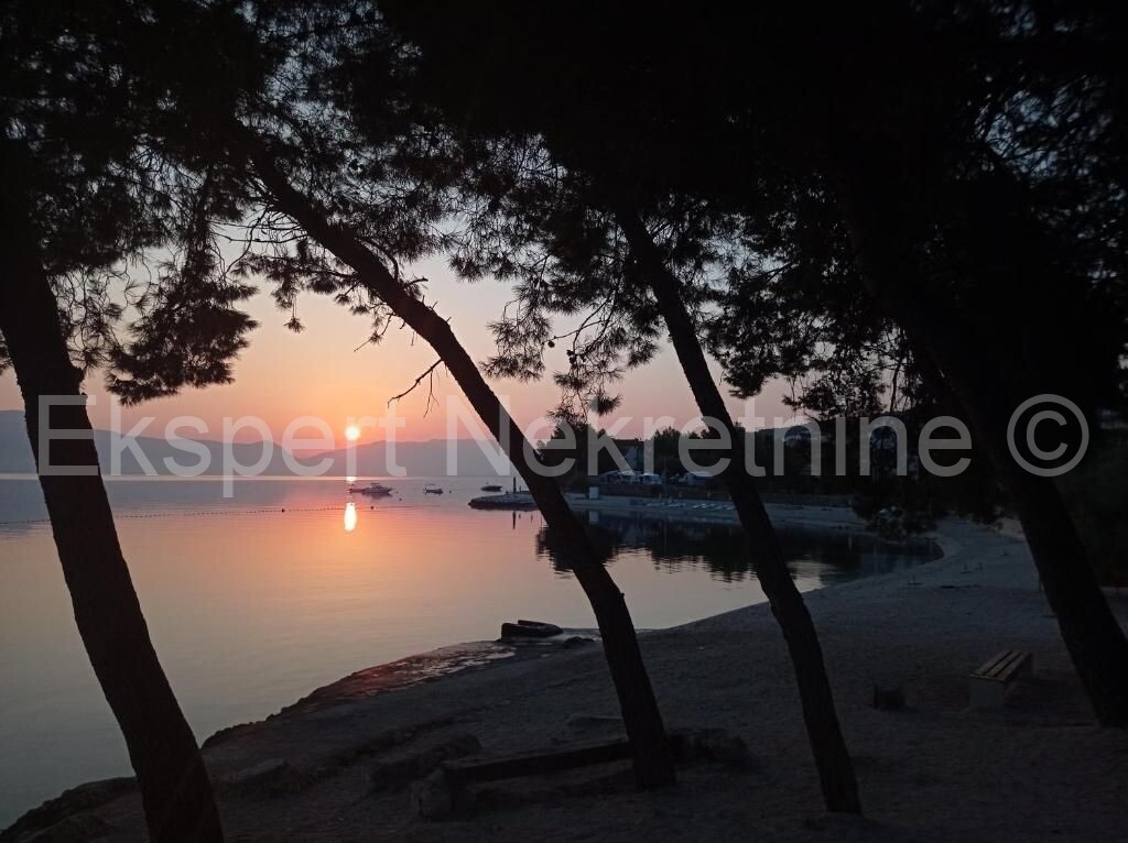 Image 5844886 - 12