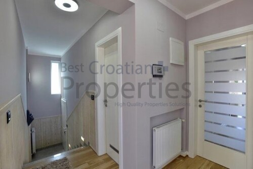 Thumbnail 5847409 - 16