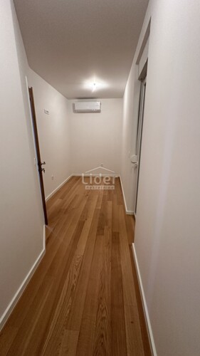 Thumbnail 5850603 - 7