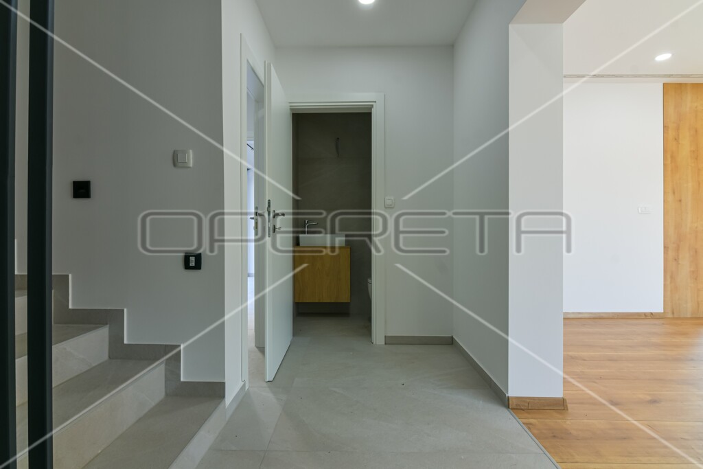 Image 5853765 - 5