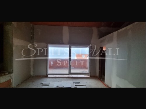 Thumbnail 5854062 - 3