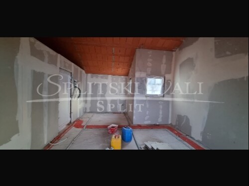Thumbnail 5854062 - 4