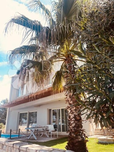 Thumbnail 5854605 - 8