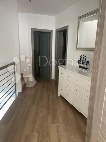 Thumbnail 5854605 - 15