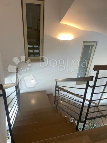 Thumbnail 5854605 - 16