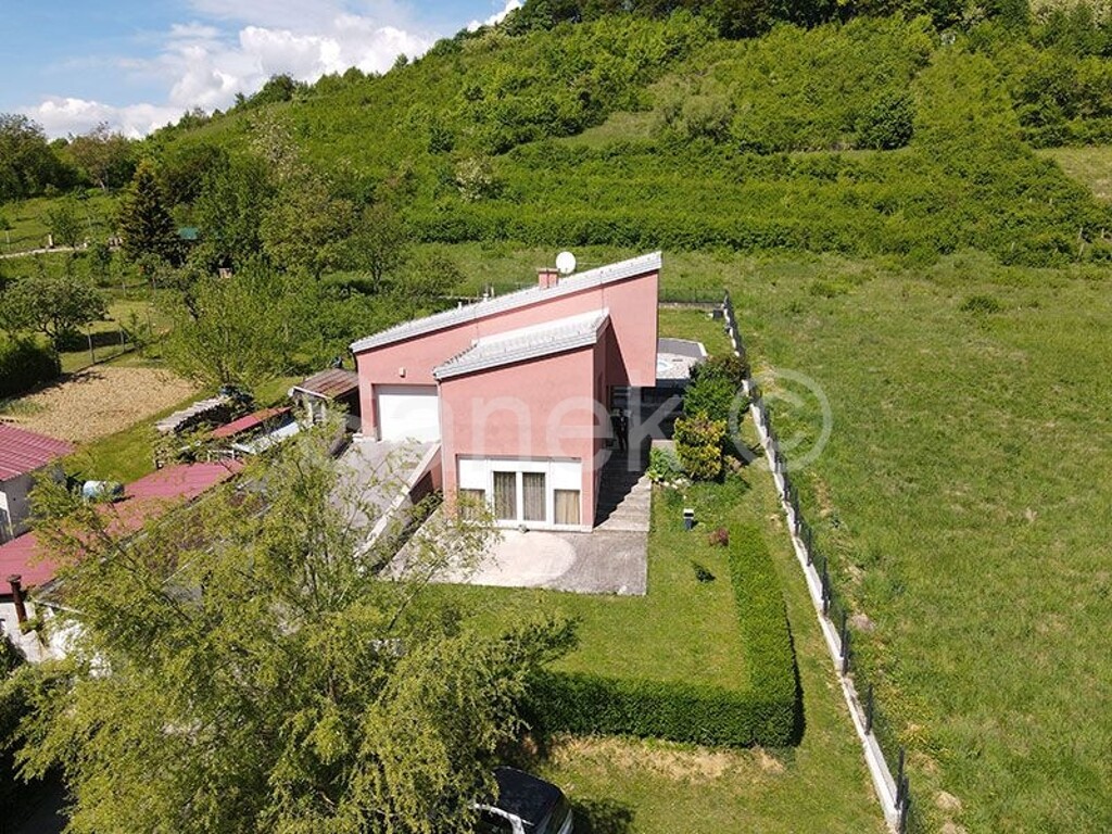 Image 5856853 - 6