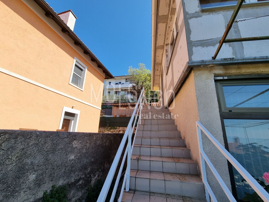 Image 5858810 - 6