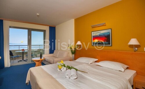 Thumbnail 5860287 - 5