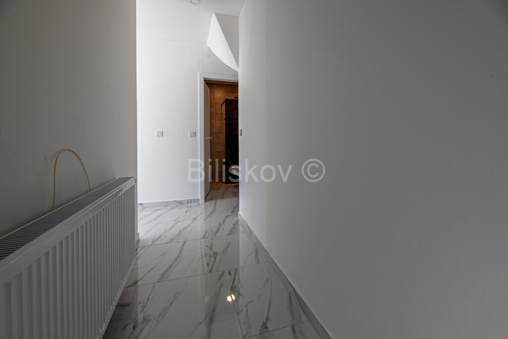 Image 5860294 - 12