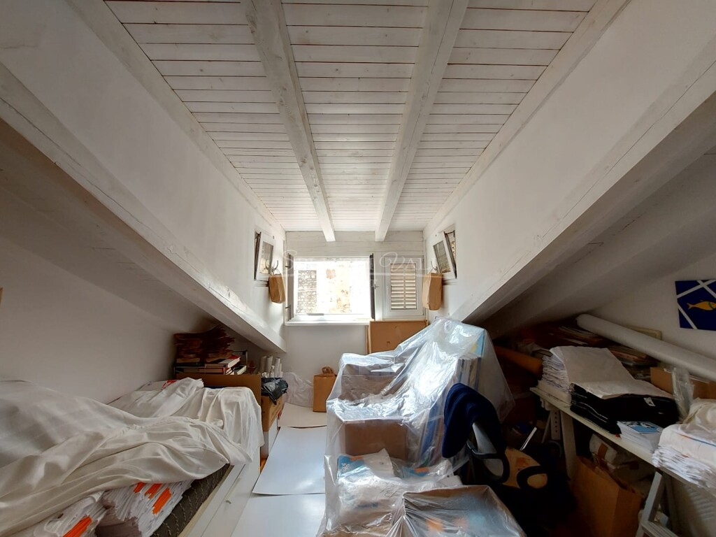 Image 5860333 - 12