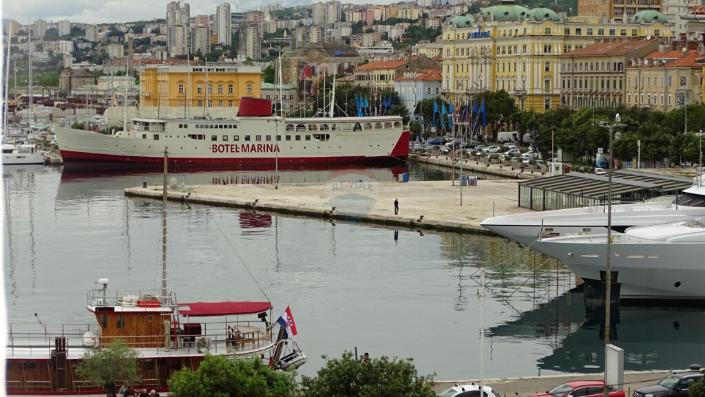 Image 5860460 - 10