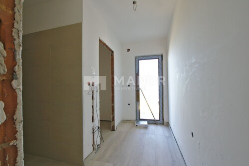 Thumbnail 5861677 - 9