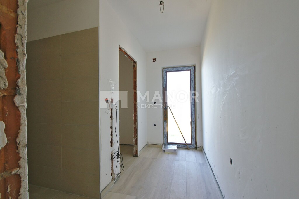 Image 5861677 - 9