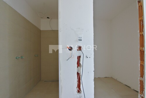 Thumbnail 5861677 - 10