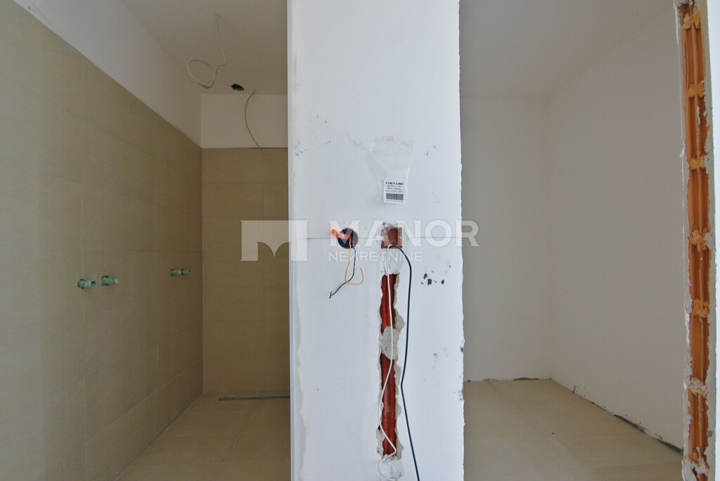 Image 5861677 - 10
