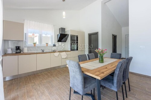 Thumbnail 5862605 - 7