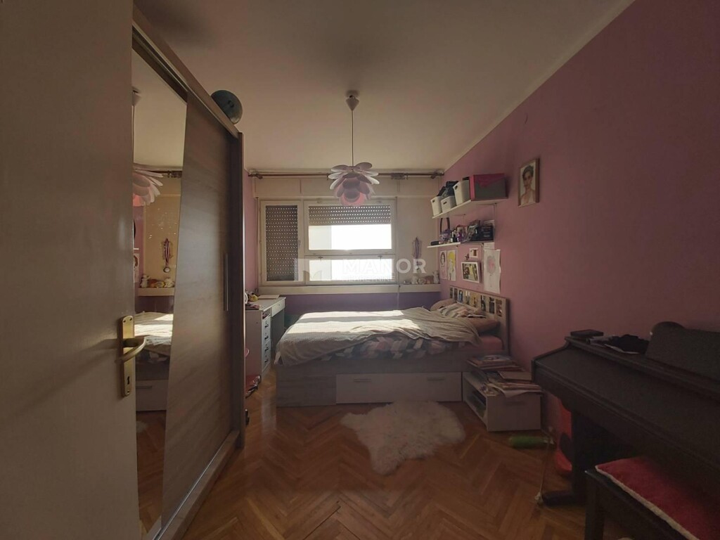 Image 5862835 - 5