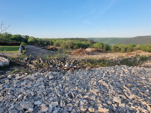 Istra, Trget, građevinsko zemljište 820 m2, pogled na more!