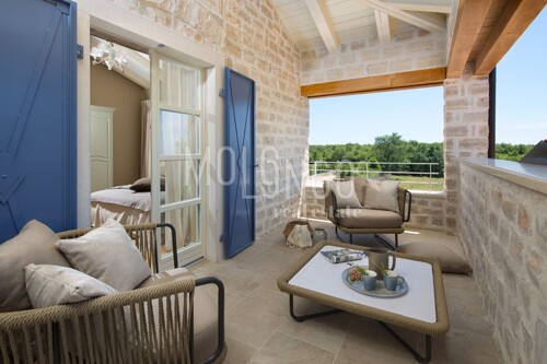 Thumbnail 5863695 - 8