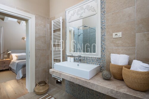 Thumbnail 5863695 - 11