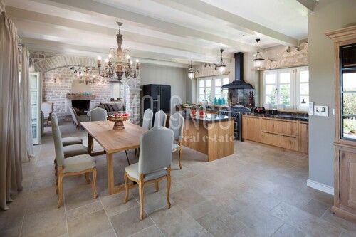 Thumbnail 5863695 - 3