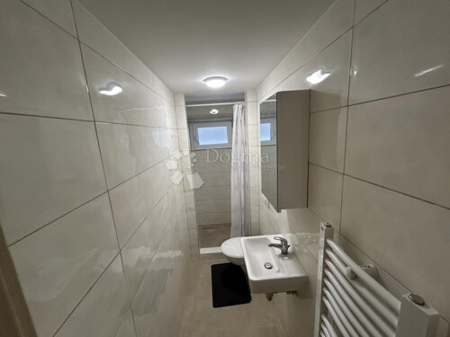 Thumbnail 5865342 - 6