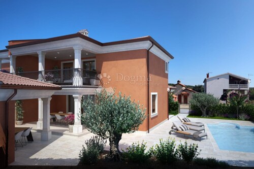 Thumbnail 5865420 - 3