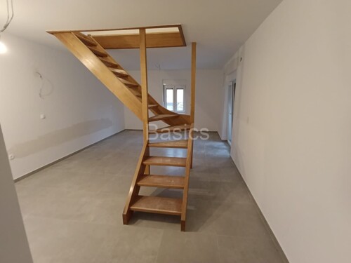 MANDRE-Dvoetažni apartman 69 m2 + pm