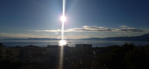 Thumbnail 5871396 - 3