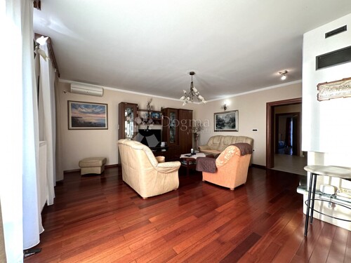 Thumbnail 5871396 - 25