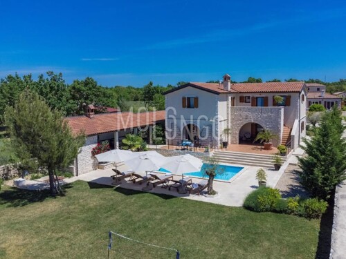 Thumbnail 5872225 - 2