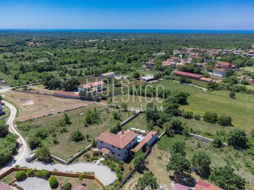 Thumbnail 5872225 - 25