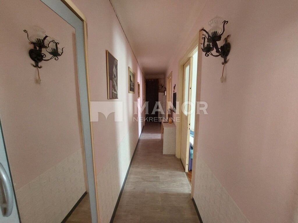 Image 5874114 - 5