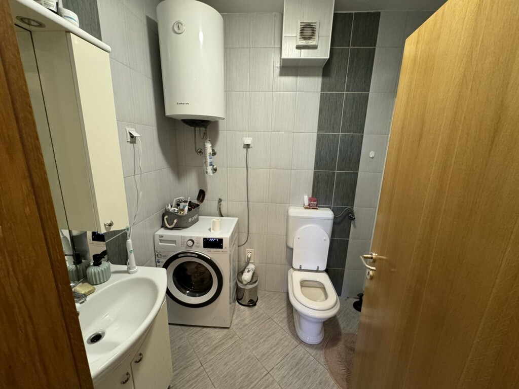 Image 5876887 - 6