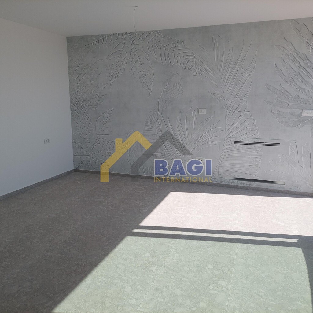 Image 5878245 - 6