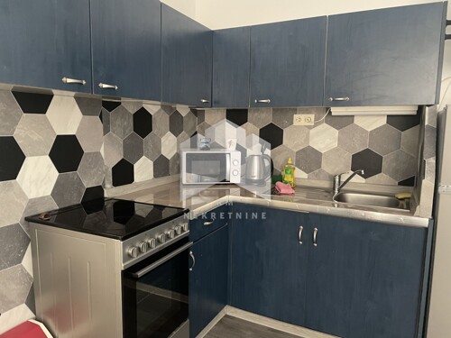 Novi Vinodolski, kuća s tri apartmana