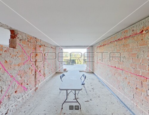 Thumbnail 5878409 - 4