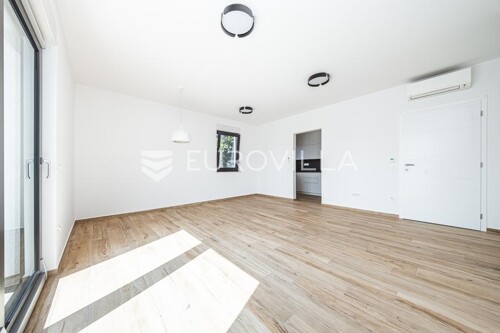 Zagreb, Trešnjevka, moderan trosoban stan NKP 103 m2 + garaža