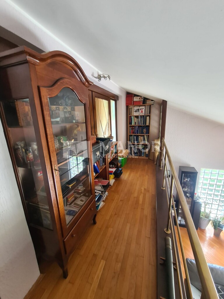 Image 5879870 - 17