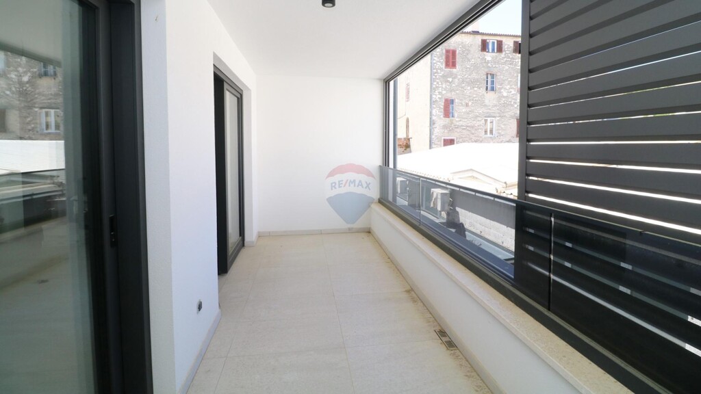 Image 5879893 - 3