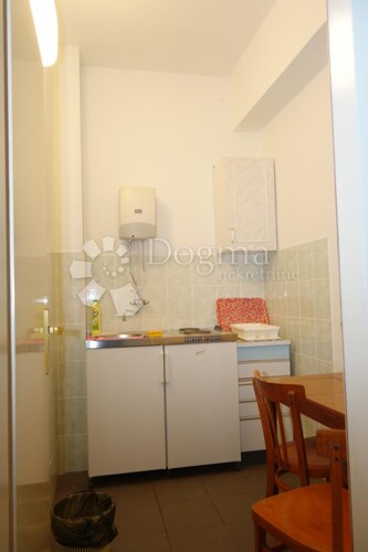 Thumbnail 5889161 - 6